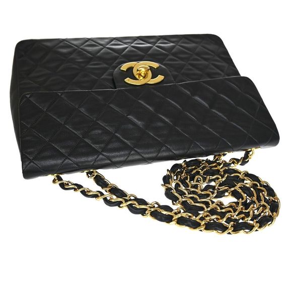 CHANEL Matelasse Handbag - Picture 4 of 16